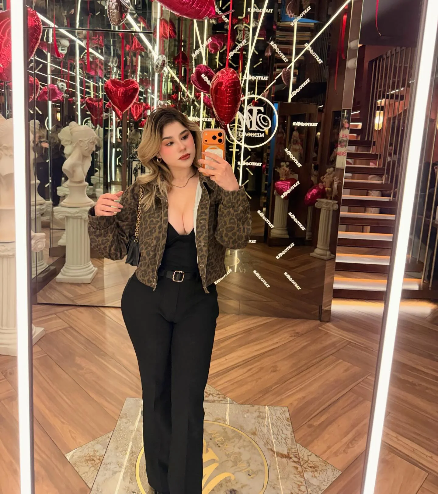 Photo by aleydian️️️️️️️️️️️️️️️️️️Castro on February 21, 2026. May be a selfie of jumpsuit, mirror and text.