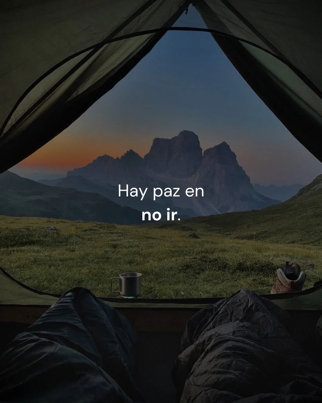Photo by ILUSTRACIONES - DIBUJOS on March 26, 2026. May be an image of campsite, outdoors and text that says 'Hay paz Haypazen en no ir.'.